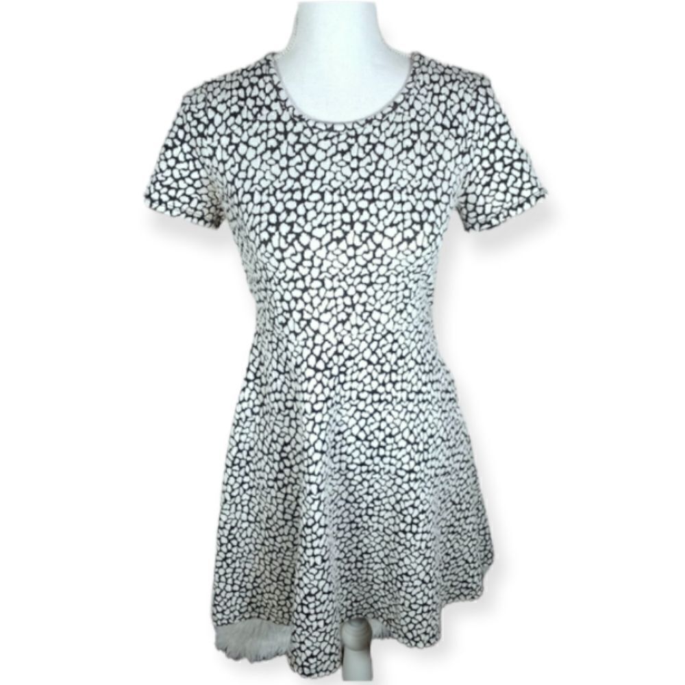 APT.9  WHITE & BLACK  DRESS SZ.XS EUC